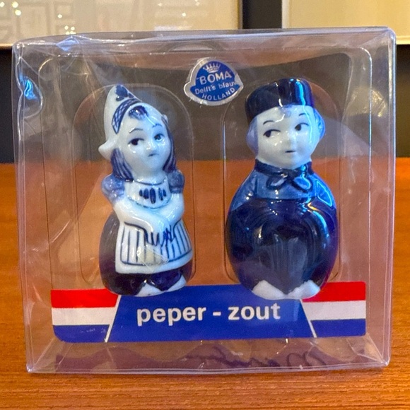 Vintage Blue & White Ceramic Dutch Boy & Girl Salt & Pepper In Original Packing - Picture 1 of 7
